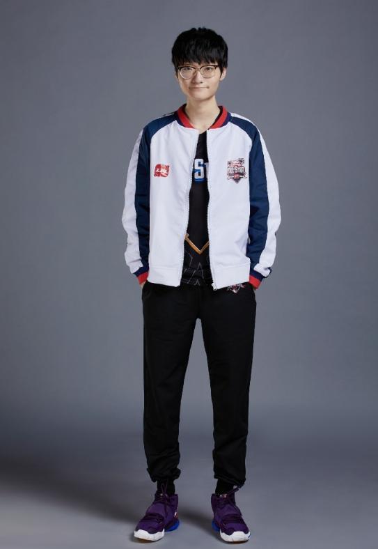 穆古鲁扎在FPX比赛中回归赛场，势不可挡引发热议！